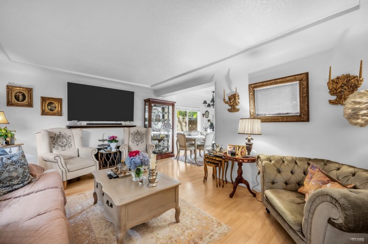 Photo 2 at 1052 Montroyal Boulevard, Canyon Heights NV, North Vancouver