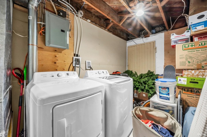 Photo 17 at 1052 Montroyal Boulevard, Canyon Heights NV, North Vancouver