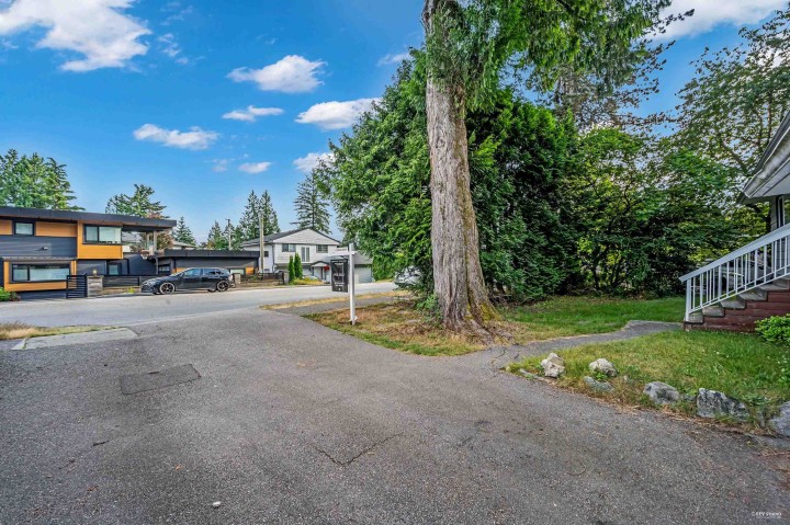Photo 24 at 1052 Montroyal Boulevard, Canyon Heights NV, North Vancouver