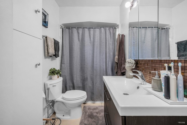 Photo 10 at 1052 Montroyal Boulevard, Canyon Heights NV, North Vancouver