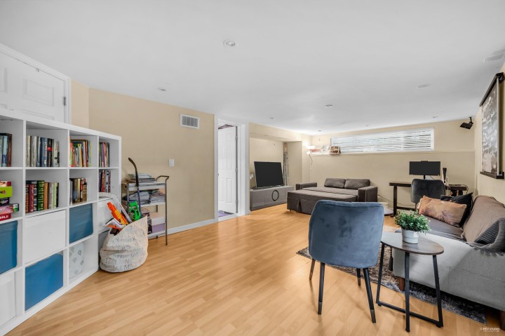 Photo 18 at 1052 Montroyal Boulevard, Canyon Heights NV, North Vancouver