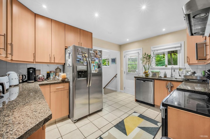 Photo 11 at 1052 Montroyal Boulevard, Canyon Heights NV, North Vancouver