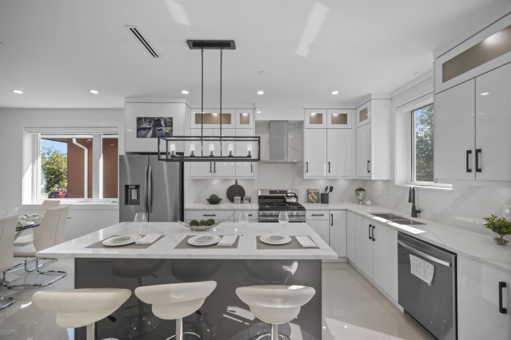 Photo 5 at 2790 E 49th Avenue, Killarney VE, Vancouver East