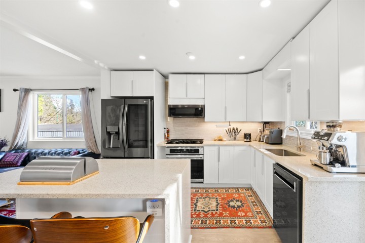 Photo 12 at 2333 Kirkstone Road, Westlynn, North Vancouver