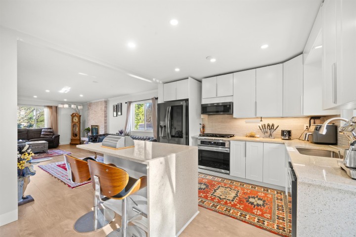 Photo 11 at 2333 Kirkstone Road, Westlynn, North Vancouver