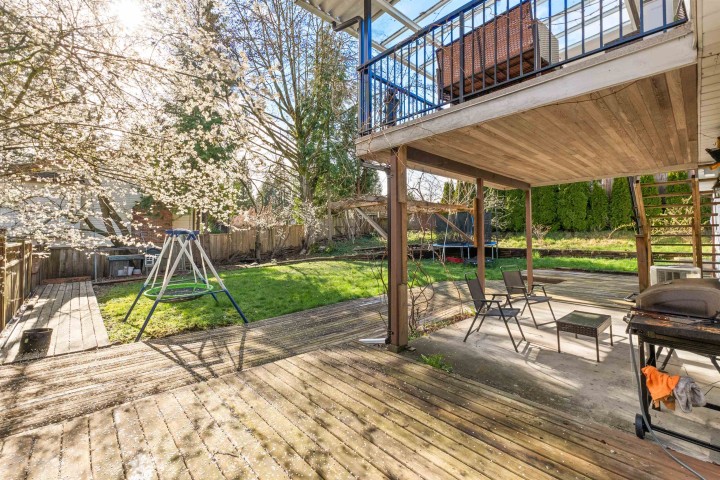 Photo 4 at 2333 Kirkstone Road, Westlynn, North Vancouver