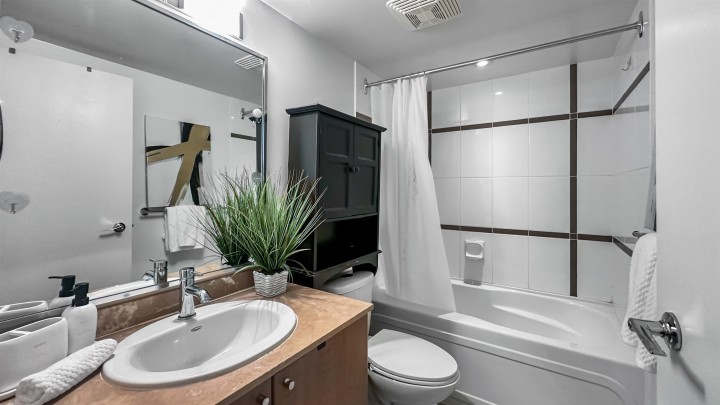 Photo 14 at 616 - 610 Granville Street, Downtown VW, Vancouver West