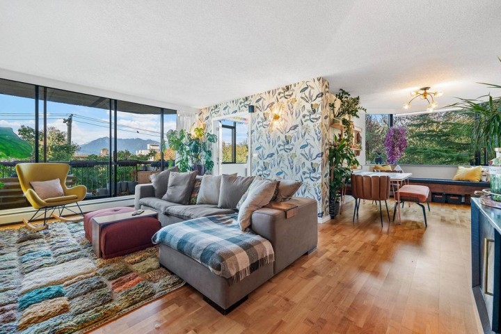 Photo 2 at 403 - 2445 W 3rd Avenue, Kitsilano, Vancouver West