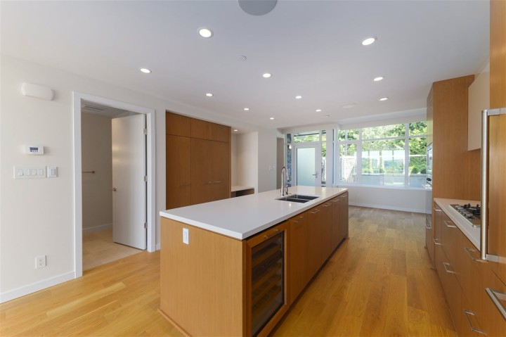 Photo 6 at 778 Arthur Erickson Place, Park Royal, West Vancouver