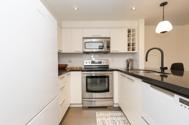 Photo 8 at 3062 Willow Street, Fairview VW, Vancouver West