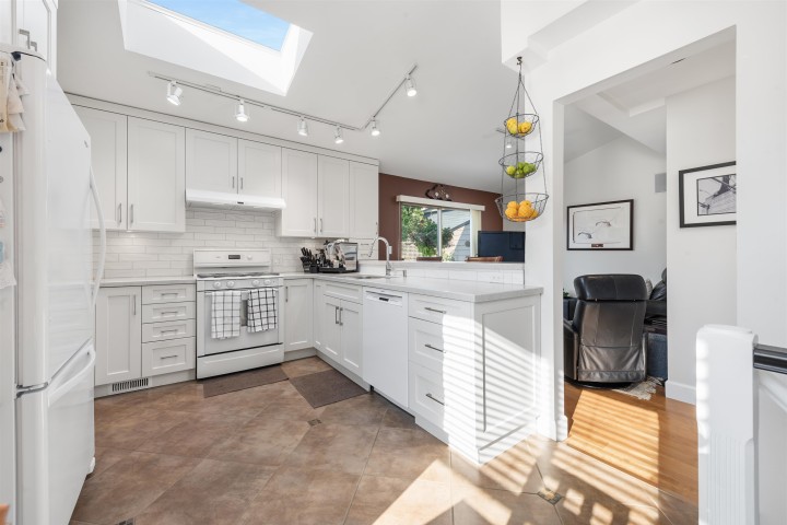 Photo 15 at 342 E 26th Street, Upper Lonsdale, North Vancouver