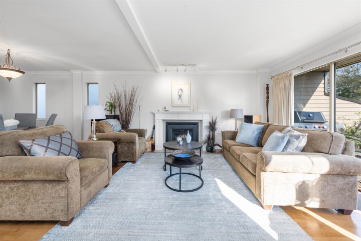 Photo 4 at 342 E 26th Street, Upper Lonsdale, North Vancouver