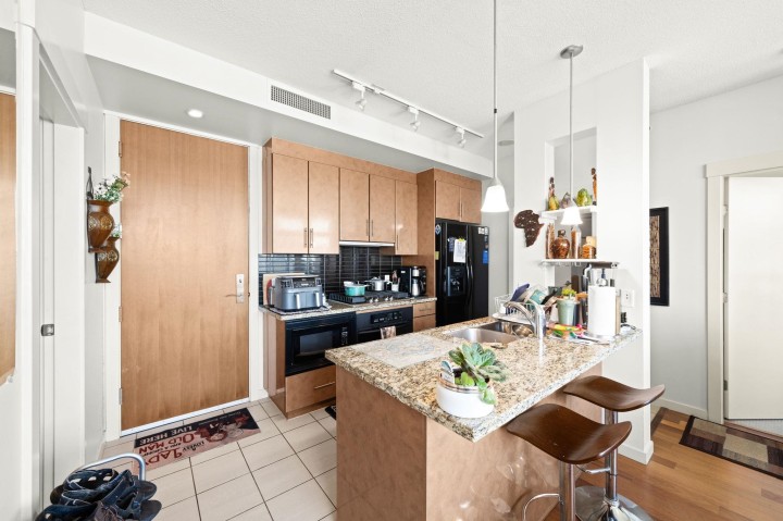 Photo 10 at 3802 - 1189 Melville Street, Coal Harbour, Vancouver West