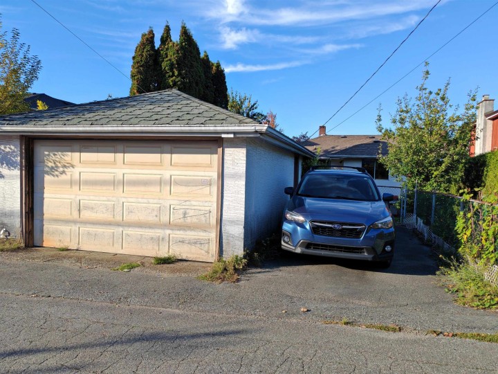 Photo 15 at 2686 E 3rd Avenue, Renfrew VE, Vancouver East