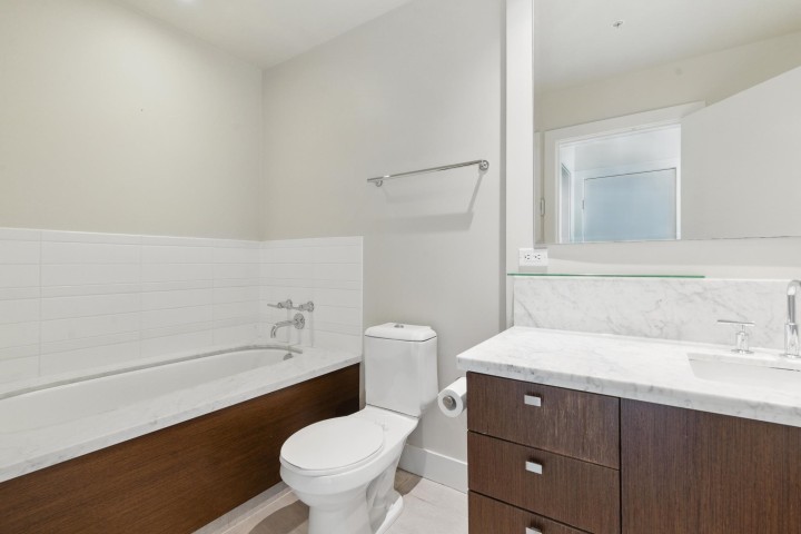 Photo 13 at 305 - 6080 Iona Drive, University VW, Vancouver West