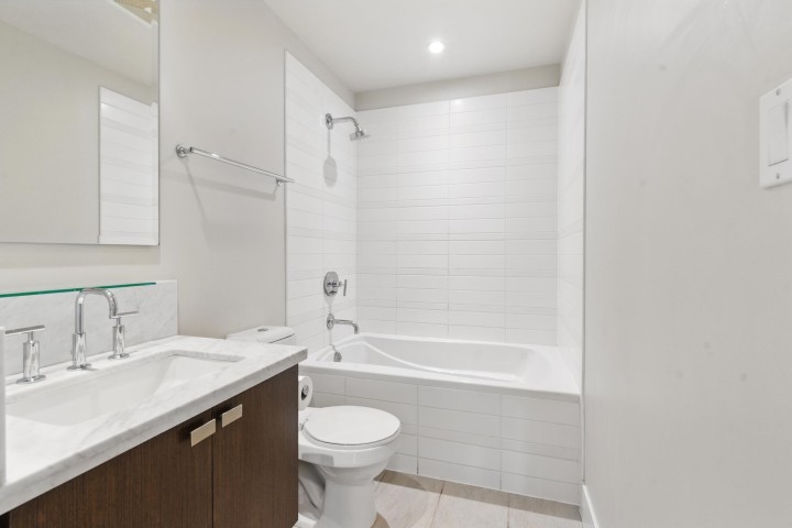 Photo 12 at 305 - 6080 Iona Drive, University VW, Vancouver West