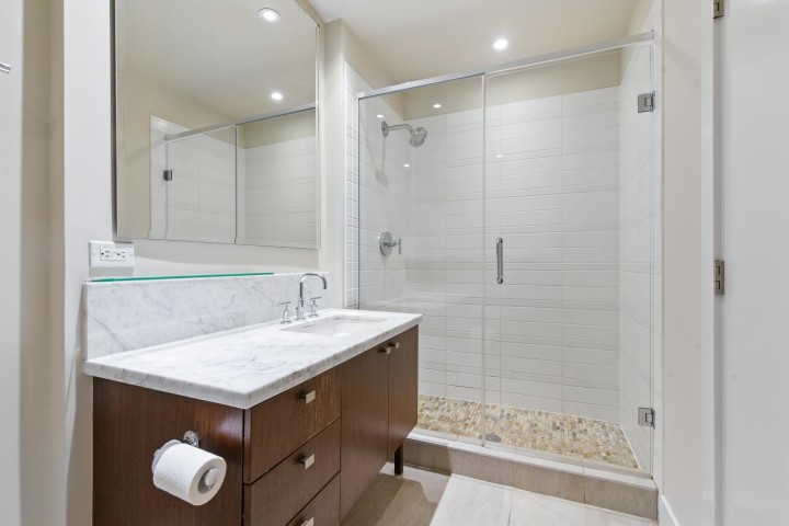 Photo 14 at 305 - 6080 Iona Drive, University VW, Vancouver West