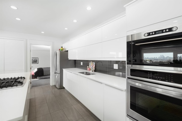 Photo 7 at 1095 W Keith Road, Pemberton Heights, North Vancouver