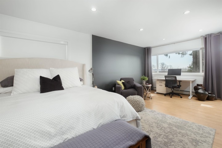 Photo 10 at 1095 W Keith Road, Pemberton Heights, North Vancouver