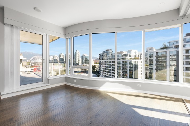 Photo 3 at 1004 - 1661 Ontario Street, False Creek, Vancouver West