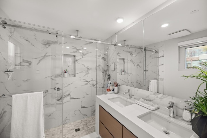 Photo 34 at 401 - 2687 Maple Street, Kitsilano, Vancouver West