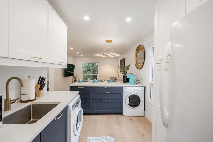 Photo 2 at 1620 Mclean Drive, Grandview Woodland, Vancouver East