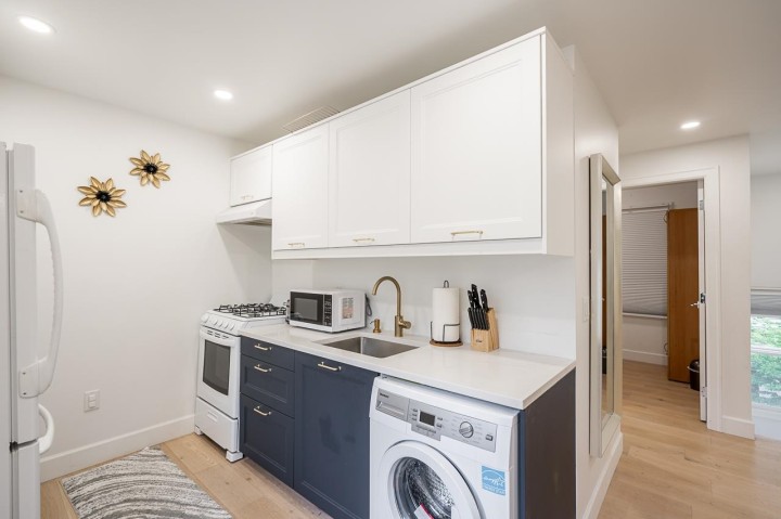 Photo 3 at 1620 Mclean Drive, Grandview Woodland, Vancouver East