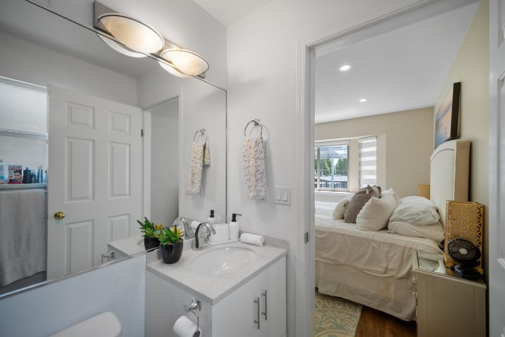 Photo 13 at 248 E 59th Avenue, South Vancouver, Vancouver East