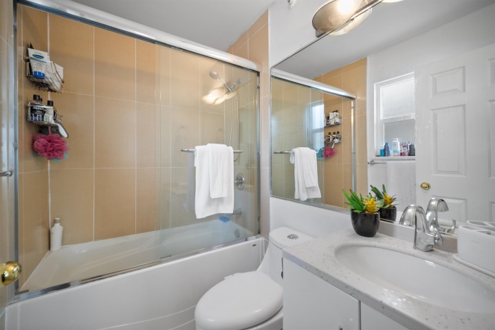 Photo 12 at 248 E 59th Avenue, South Vancouver, Vancouver East