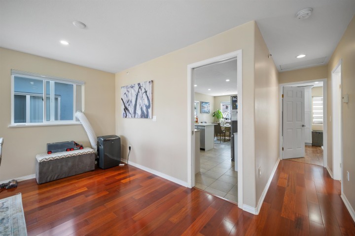 Photo 7 at 248 E 59th Avenue, South Vancouver, Vancouver East