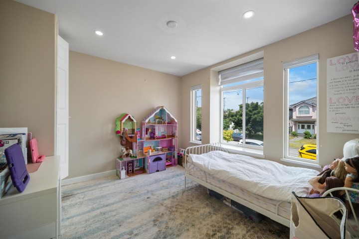 Photo 5 at 248 E 59th Avenue, South Vancouver, Vancouver East