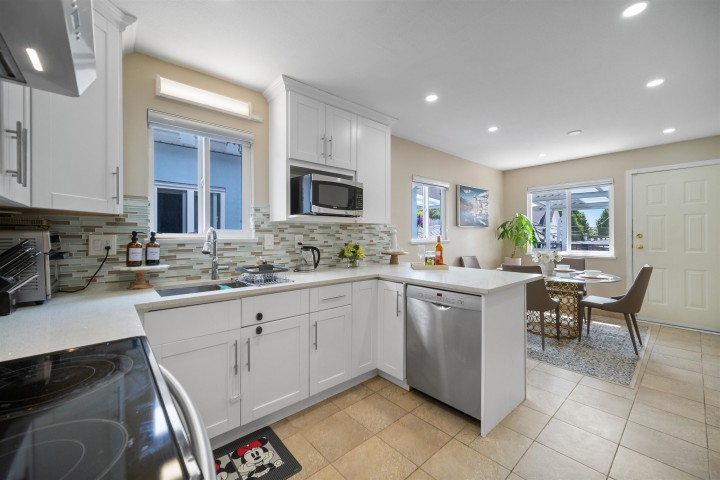 Photo 14 at 248 E 59th Avenue, South Vancouver, Vancouver East