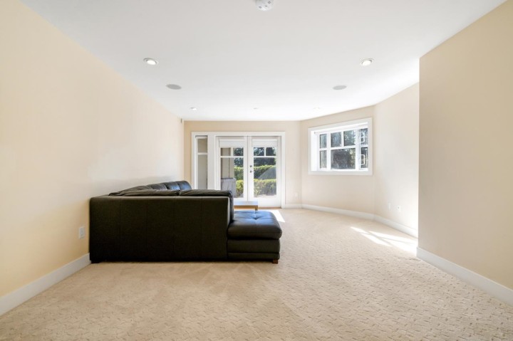 Photo 12 at 1 - 2555 Skilift Road, Chelsea Park, West Vancouver