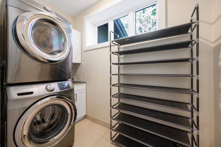 Photo 14 at 1 - 2555 Skilift Road, Chelsea Park, West Vancouver