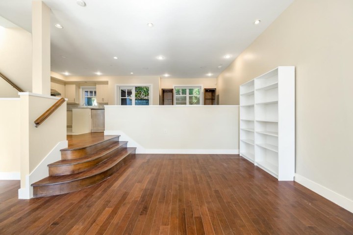 Photo 11 at 1 - 2555 Skilift Road, Chelsea Park, West Vancouver