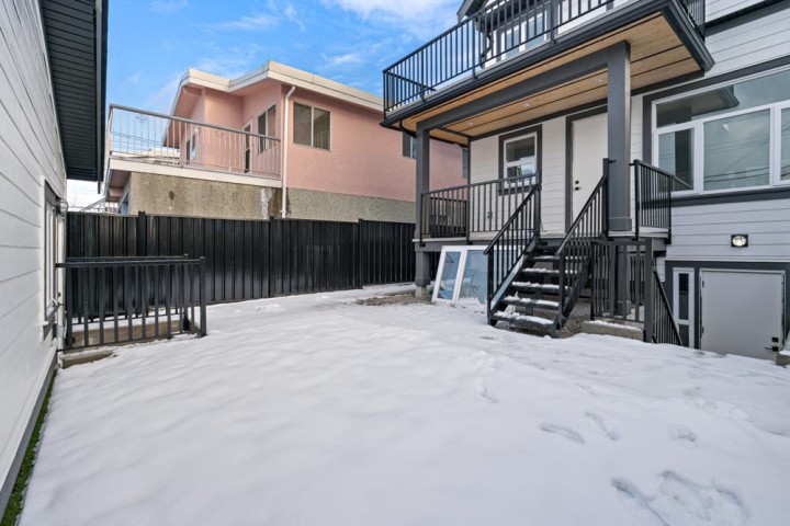 Photo 2 at 6749 Knight Street, South Vancouver, Vancouver East