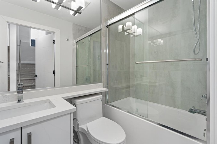 Photo 12 at 6749 Knight Street, South Vancouver, Vancouver East