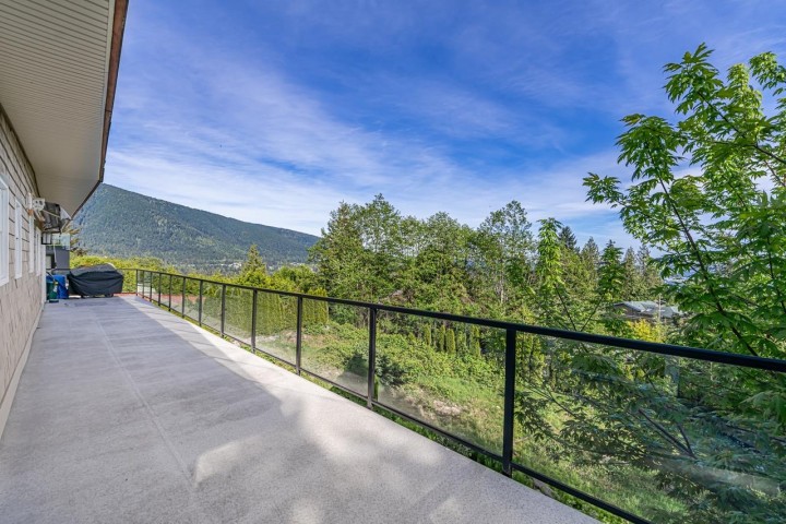 Photo 37 at 520 Ballantree Place, Glenmore, West Vancouver