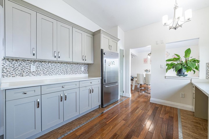 Photo 15 at 520 Ballantree Place, Glenmore, West Vancouver