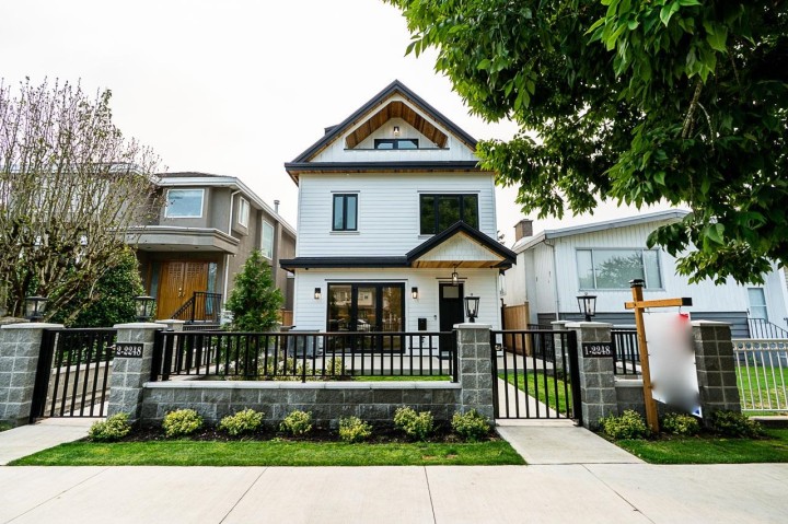 Photo 2 at 1 - 2248 E 48th Avenue, Killarney VE, Vancouver East