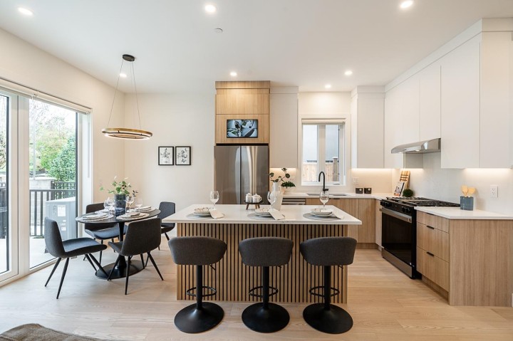 Photo 7 at 1 - 2248 E 48th Avenue, Killarney VE, Vancouver East