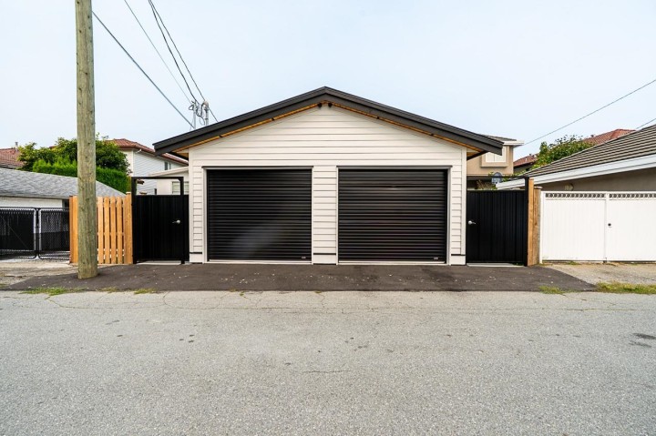 Photo 32 at 1 - 2248 E 48th Avenue, Killarney VE, Vancouver East