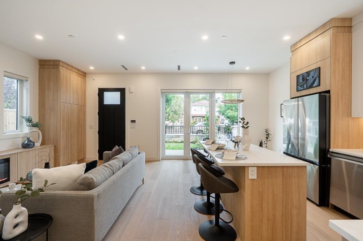 Photo 9 at 1 - 2248 E 48th Avenue, Killarney VE, Vancouver East