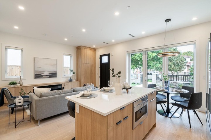 Photo 11 at 1 - 2248 E 48th Avenue, Killarney VE, Vancouver East