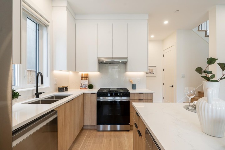 Photo 8 at 1 - 2248 E 48th Avenue, Killarney VE, Vancouver East