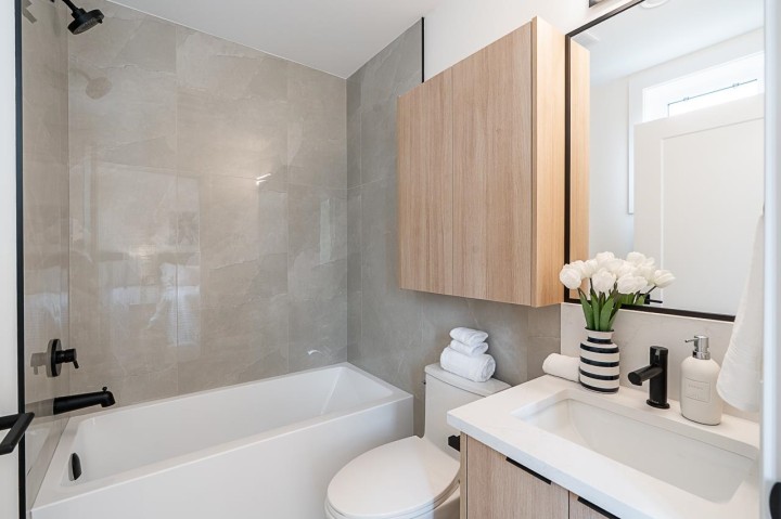 Photo 21 at 1 - 2248 E 48th Avenue, Killarney VE, Vancouver East