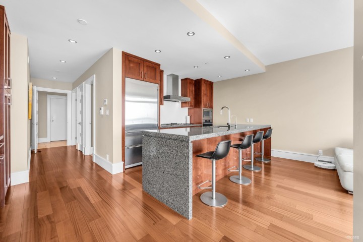 Photo 16 at 102 - 2575 Garden Court, Whitby Estates, West Vancouver