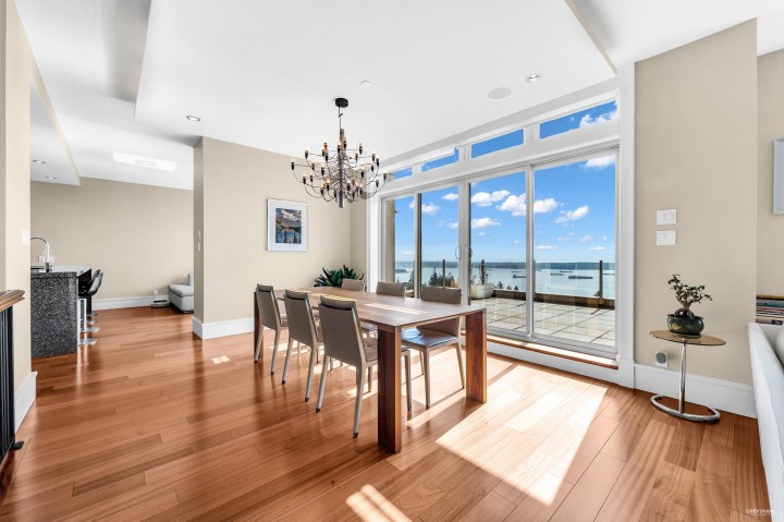 Photo 9 at 102 - 2575 Garden Court, Whitby Estates, West Vancouver