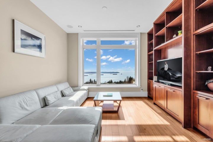 Photo 24 at 102 - 2575 Garden Court, Whitby Estates, West Vancouver