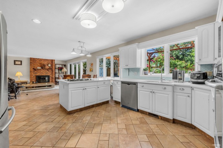 Photo 17 at 5155 Alderfeild Place, Upper Caulfeild, West Vancouver